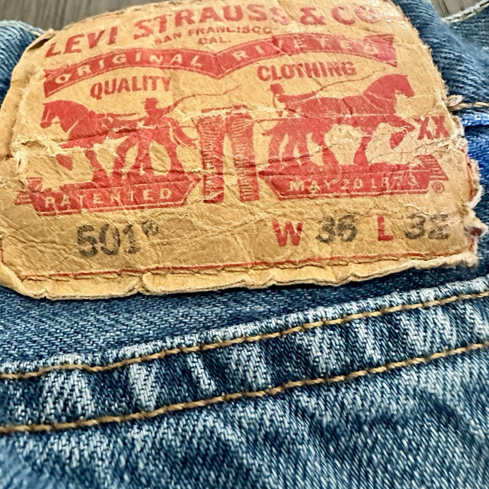Levi's 501 Men Jeans 36W 32L Button Fly Blue Denim Mexico Measures 36W 30L - Picture 6 of 8